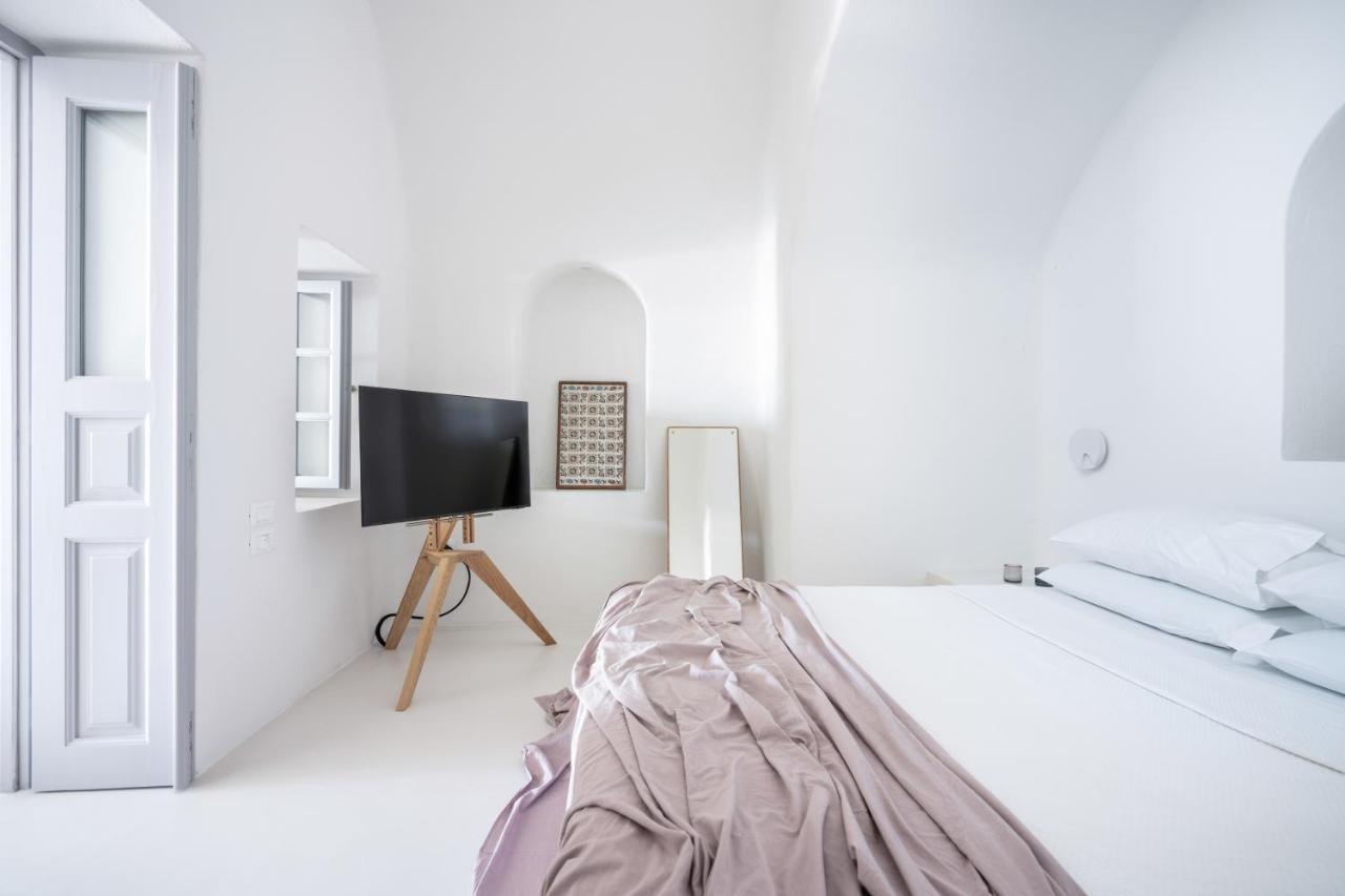 Inspire Santorini Luxury Villas Фира Екстериор снимка